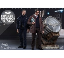 The Dark Knight Rises Movie Masterpiece Action Figures 1/6 John Blake and Jim Gordon with Bat-Signal 30 cm